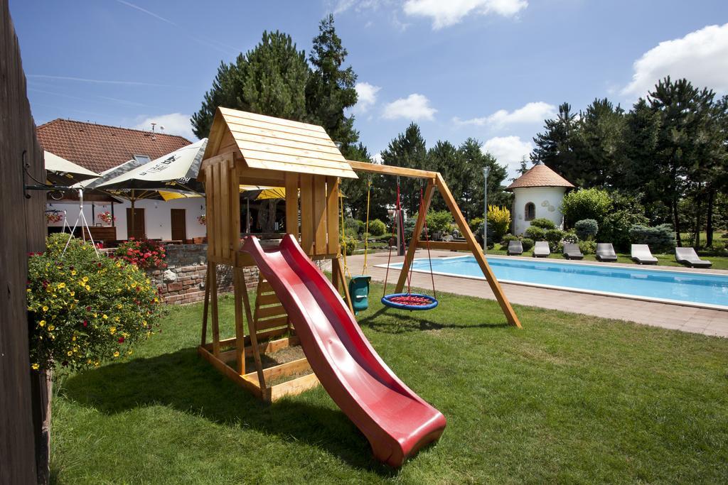 Garni Hotel Celnice Breclav Exterior photo