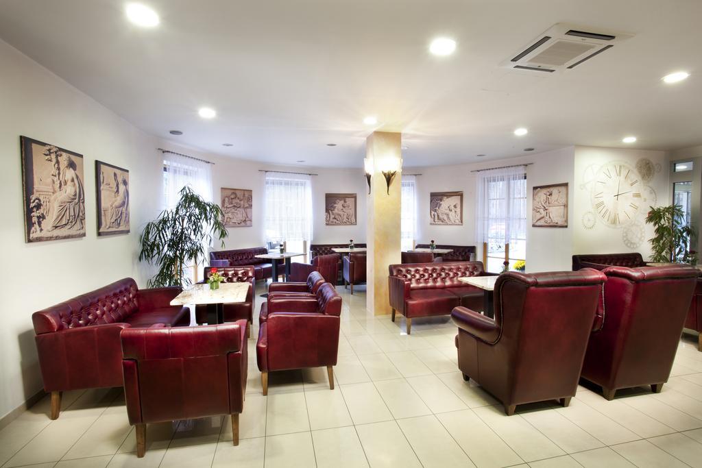 Garni Hotel Celnice Breclav Exterior photo